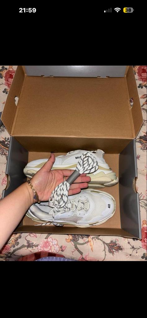 Balenciaga Triple S - Zo goed als nieuw!, Kleding | Dames, Schoenen, Ophalen of Verzenden, Zo goed als nieuw, Wit, Sneakers of Gympen