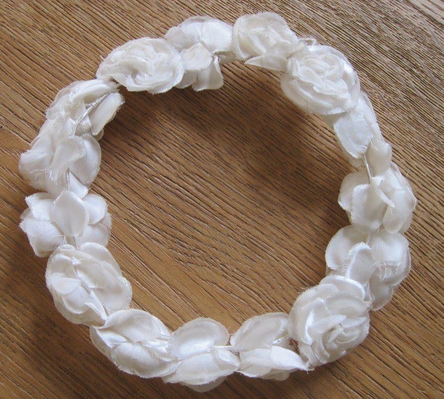 Brocant diadeem, roosjes van tule en satijn, Ophalen of Verzenden