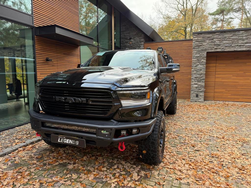Dodge LARAMIE 1500 overland build 2019 (eye catcher), Auto's, Automaat, 5654 cc, Origineel Nederlands, Bedrijf