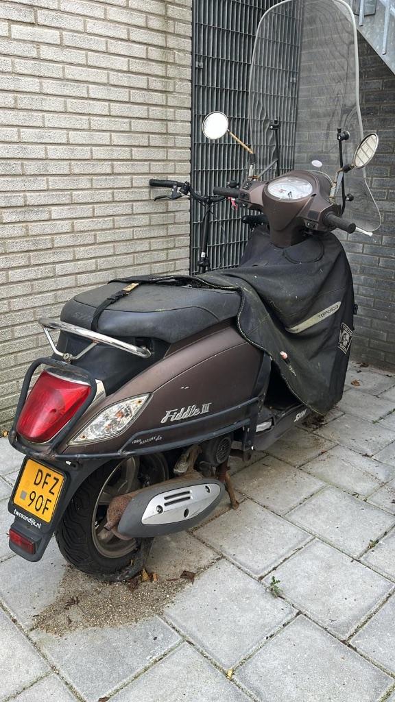 SYM Fiddle 3 (heeft reparatie nodig), Ophalen, Gebruikt, Maximaal 45 km/u, Benzine