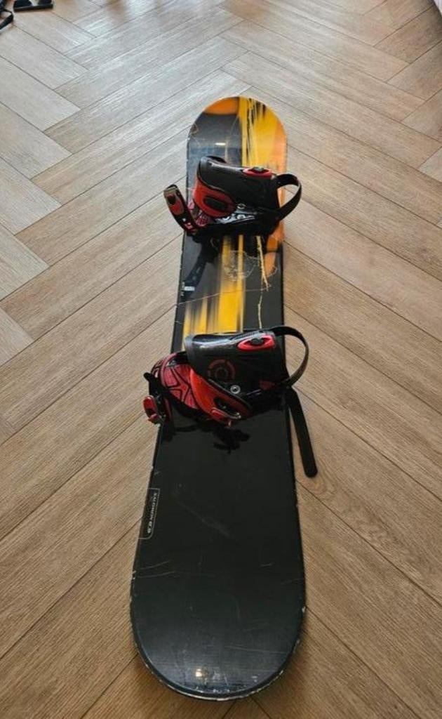 Salomon snowboard 148cm met Nitro bindingen, Sport en Fitness, Snowboarden, Ophalen of Verzenden, Gebruikt, Board