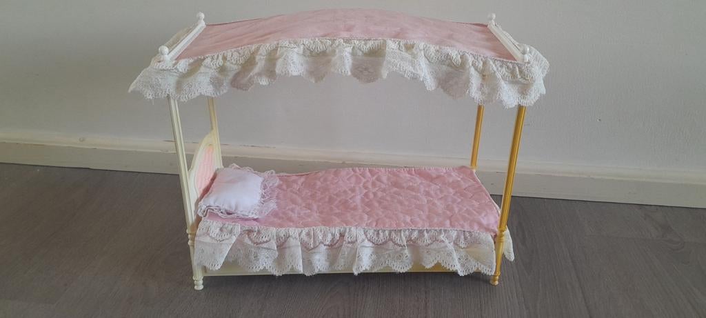 Te koop Barbie Hemelbed met Accessoires, Ophalen of Verzenden, Gebruikt, Barbie