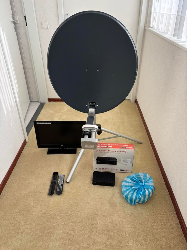 Complete camping schotel antenne set met tv +20m coax kabel, Ophalen, Zo goed als nieuw, Overige merken