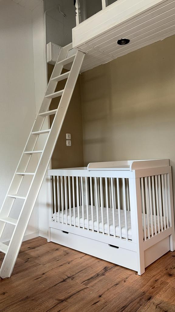 Doorgroei ledikant, Ophalen, Zo goed als nieuw, Ledikant