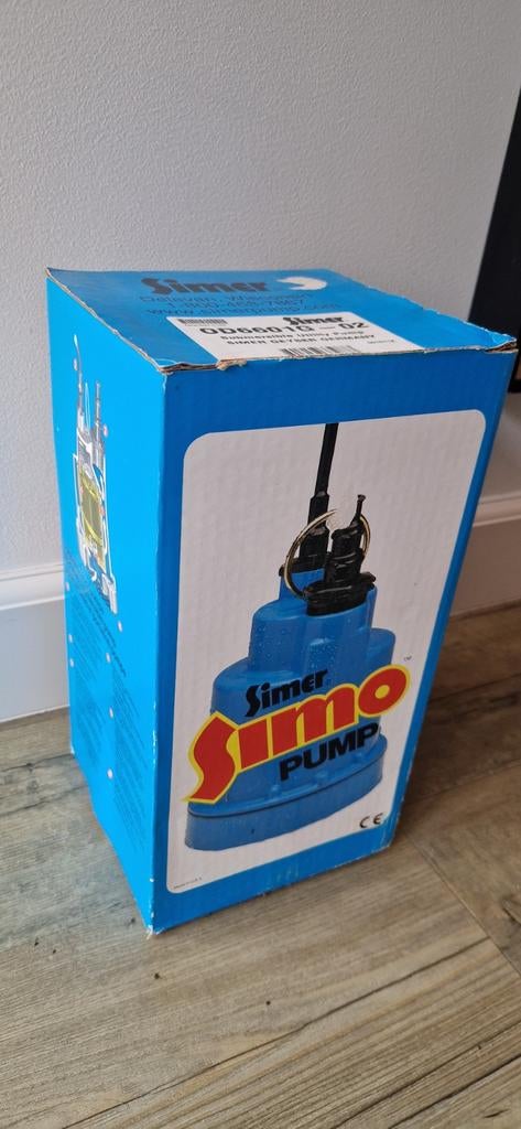 Simer Dweilpomp als nieuw, incl optie waterslang, Ophalen of Verzenden, Nieuw