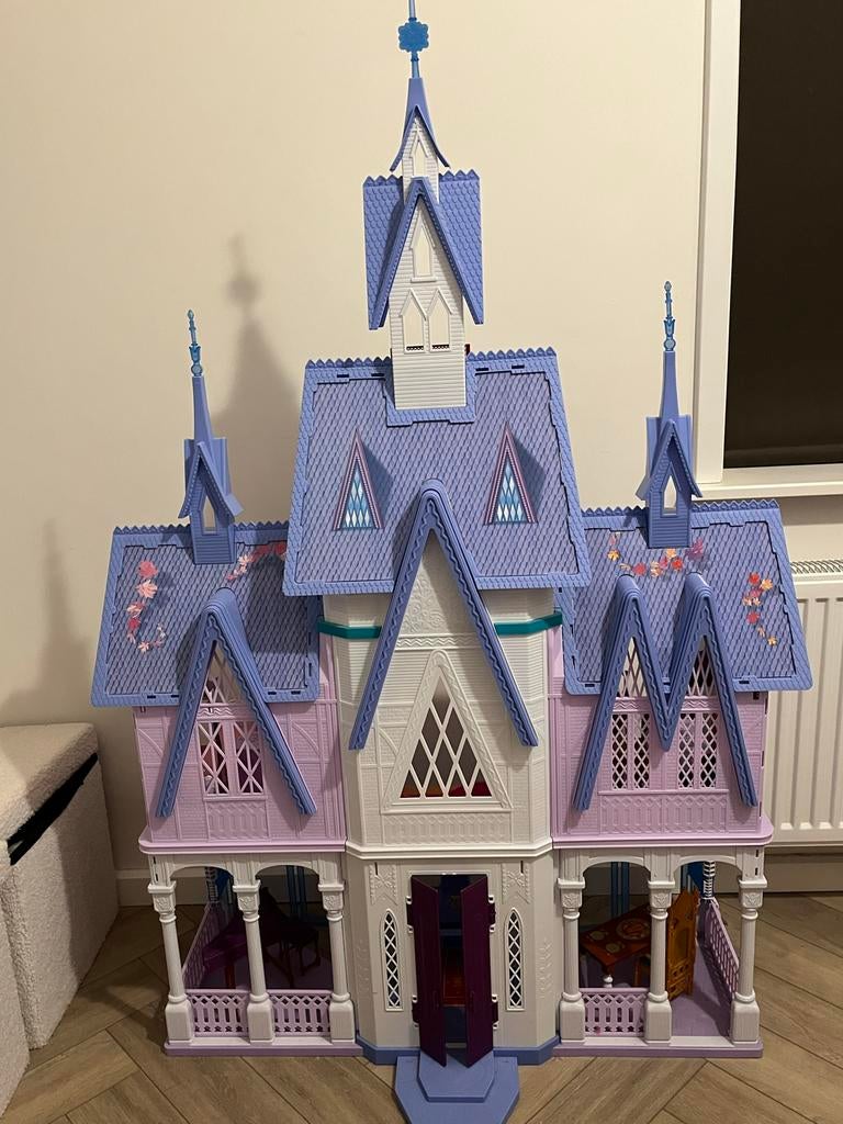 Frozen kasteel, Kinderen en Baby's, Ophalen, Zo goed als nieuw, Poppenhuis