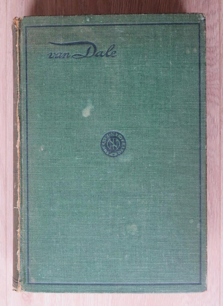 Antiek: Van Dale Handwoordenboek der Nederlandsche taal 1920, Antiek en Kunst, Antiek | Boeken en Bijbels, Ophalen of Verzenden