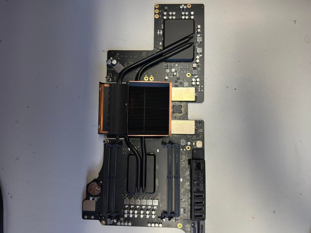 Apple IMac Pro A1862 5K onderdelen, Intern, SSD, Ophalen of Verzenden, Zo goed als nieuw