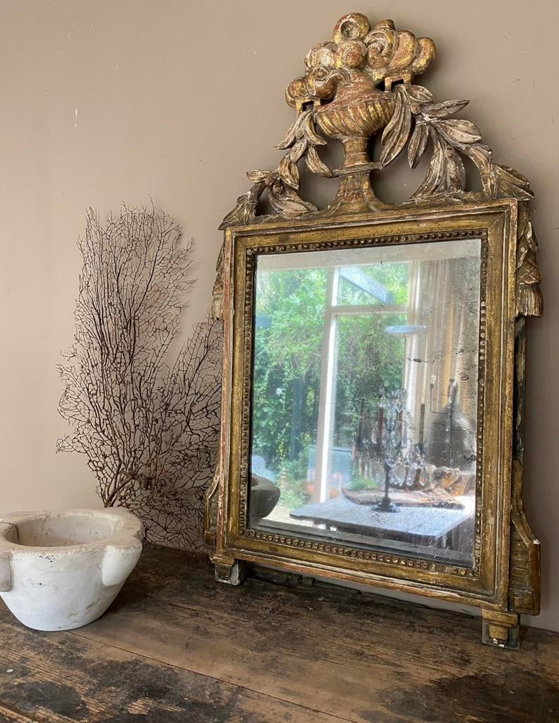 18e eeuws antiek franse bruidsspiegel, spiegel met kuif, Antiek en Kunst, Ophalen, Rechthoekig