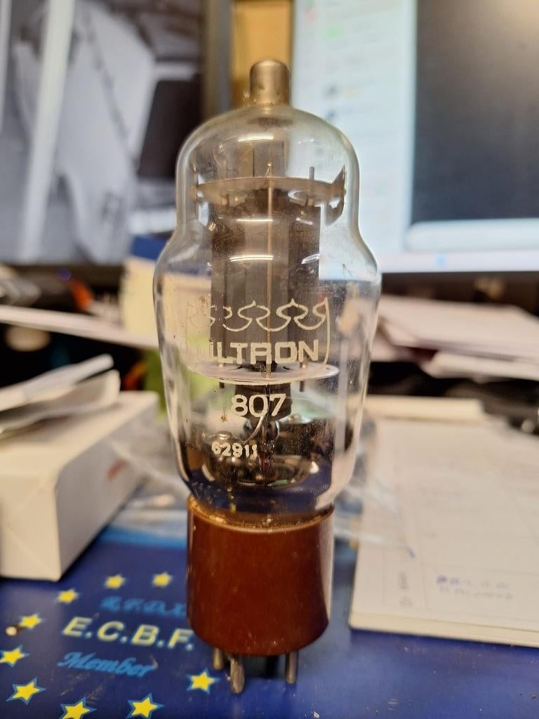 Ultron 807, Ophalen of Verzenden, Zo goed als nieuw, Zender