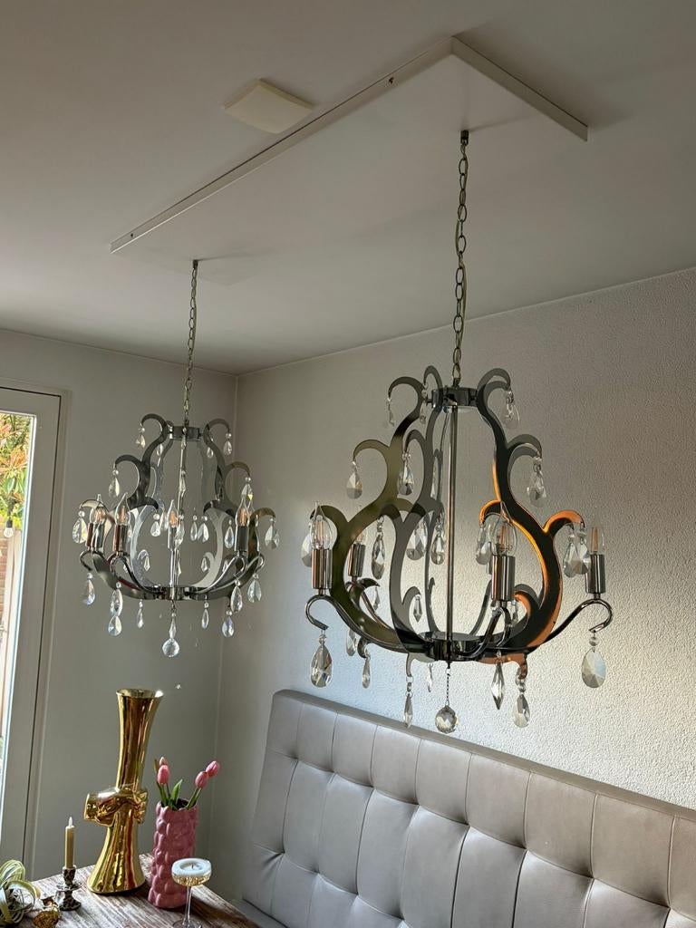 2 zilverkleurige kroonluchters met glasstenen, Huis en Inrichting, Lampen | Kroonluchters, Ophalen, Gebruikt
