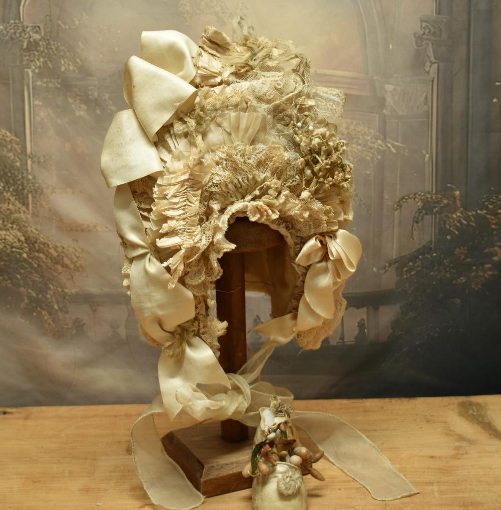 Oude Franse Victoriaanse Kaphoed."Uit Aletta's Tijd", Antiek en Kunst, Ophalen of Verzenden