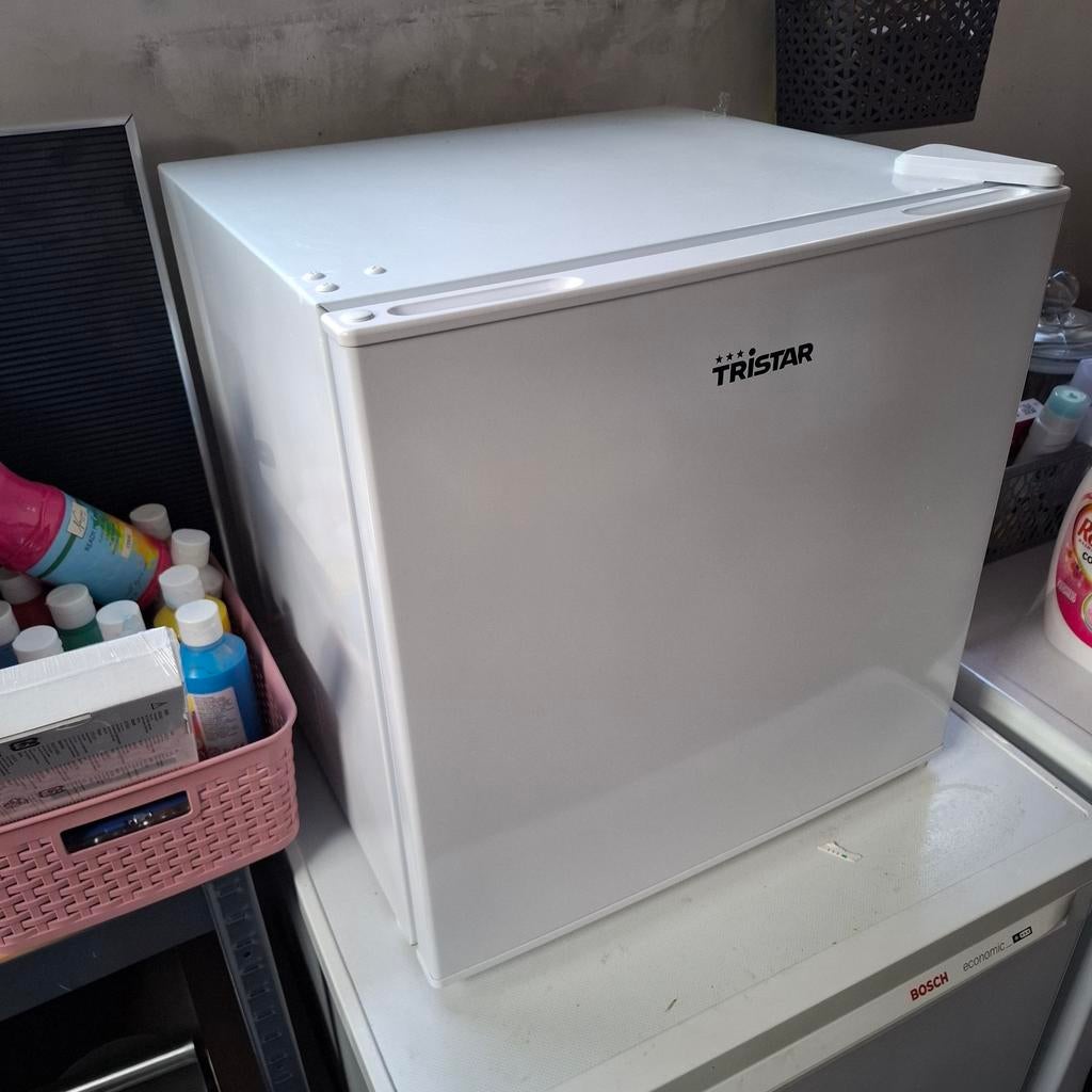Tristar mini koelkast met vriesvakje, Witgoed en Apparatuur, Koelkasten en IJskasten, Ophalen, Met vriesvak, Minder dan 45 cm