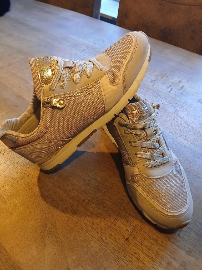 Dames sneaker 37, Kleding | Dames, Schoenen, Ophalen of Verzenden, Roze, Van Haren, Sneakers of Gympen