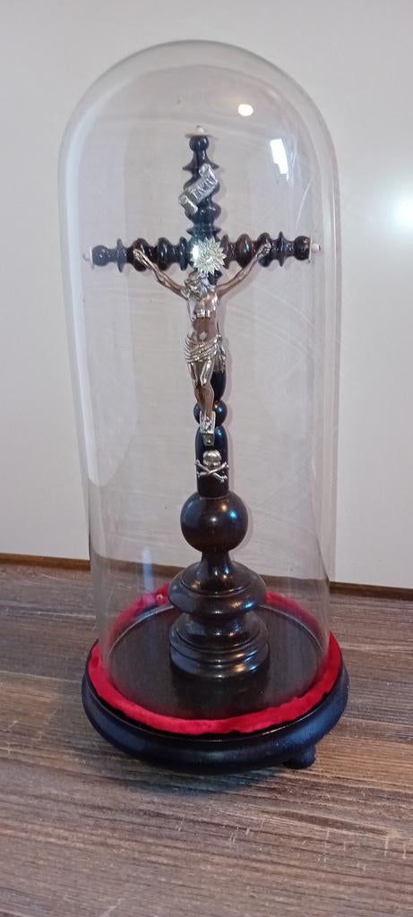 Antiek Kruisbeeld onder Stolp - 43cm Hoog, Ophalen