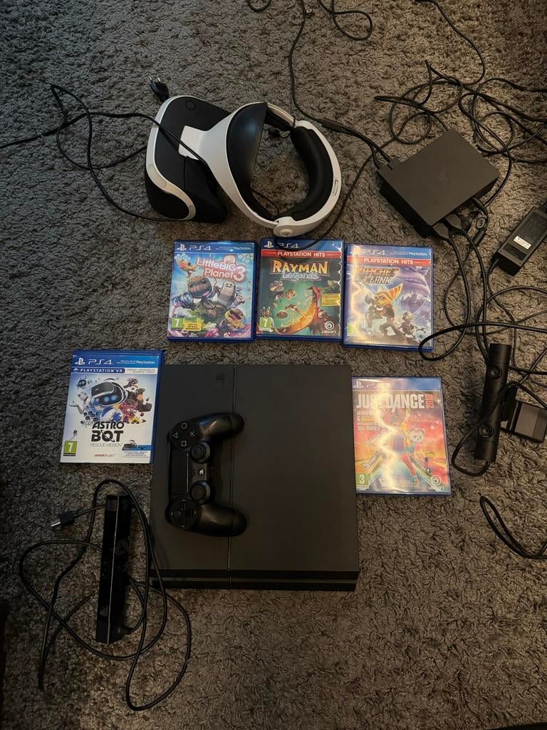 Playstation 4 met VR bril, controller en 5 spellen, Spelcomputers en Games, Games | Sony PlayStation 4, Ophalen, Gebruikt, Overige genres