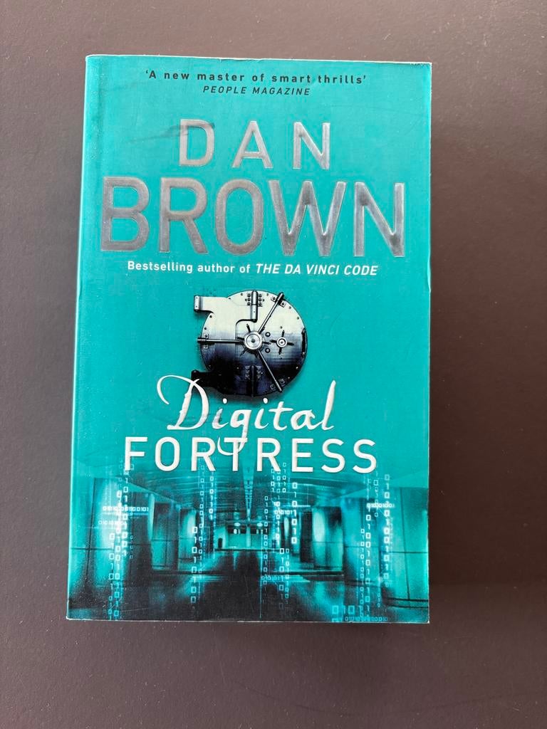 Digital Fortress - Dan Brown (Engels), Ophalen of Verzenden, Zo goed als nieuw, Wereld overig