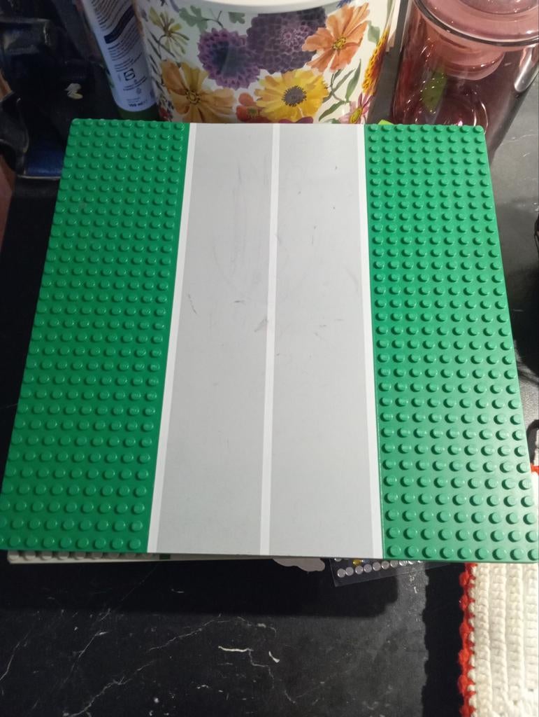 Lego bouwplaat groen met wegdeel, Ophalen of Verzenden, Gebruikt, Losse stenen, Duplo