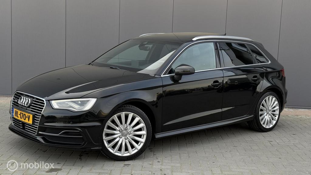 Audi A3 Sportback e-tron Pano S line Nwe megatronica, 4 cilinders, Met garantie (alle), Adaptive Cruise Control, Zwart