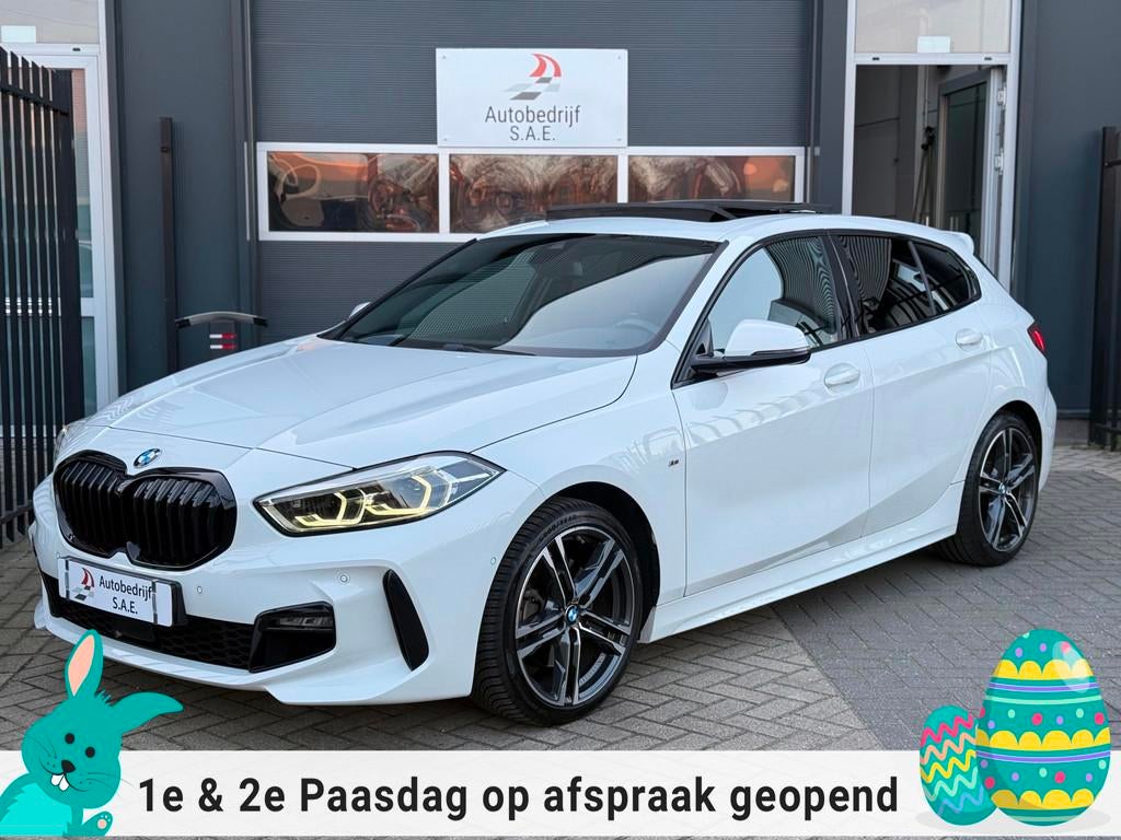BMW 1-serie 118i M Sport PANO|M SEAT| CARPLAY |SFEER |LED !, 136 pk, Gebruikt, Wit, Origineel Nederlands