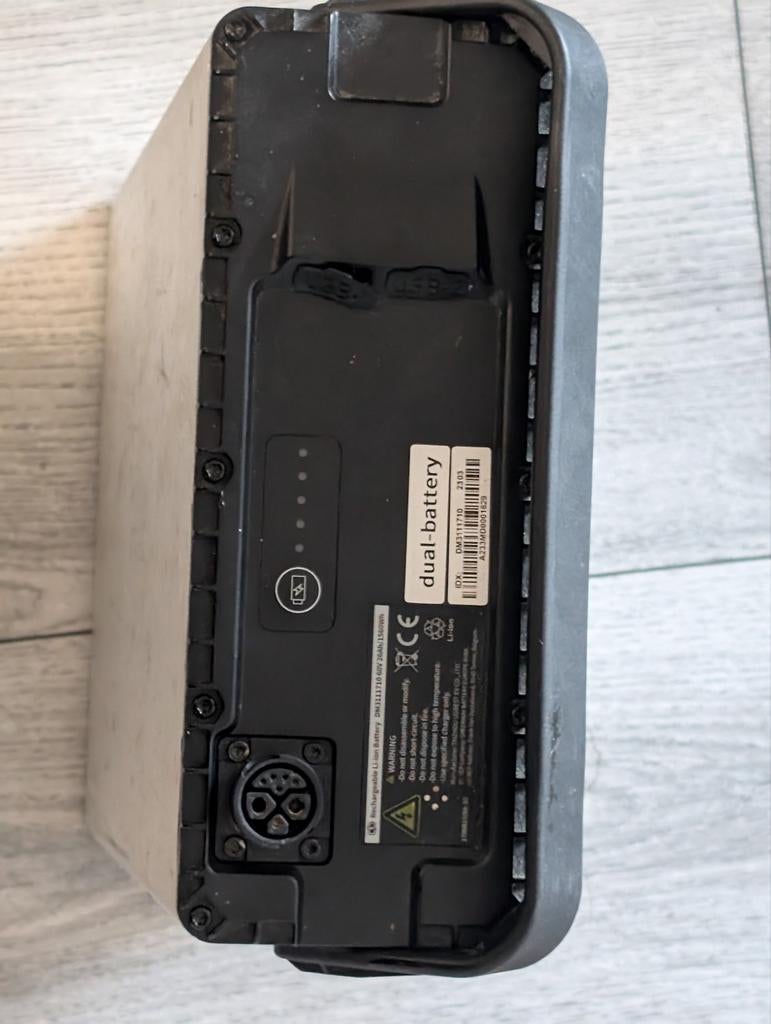 Accu voor la souris ed x10 en de s9, Spelcomputers en Games, Spelcomputers | Xbox | Accessoires, Ophalen of Verzenden, Zo goed als nieuw