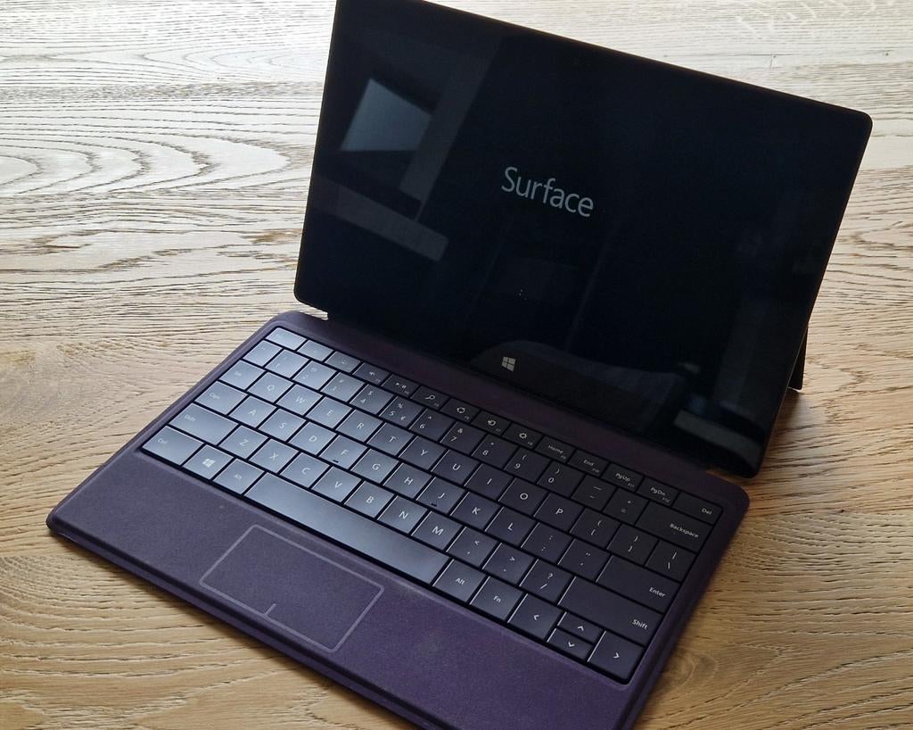 Microsoft Surface RT 32GB - Inclusief toetsenbord, Computers en Software, Windows Tablets, 10 inch, Gebruikt, 32 GB, Uitbreidbaar geheugen