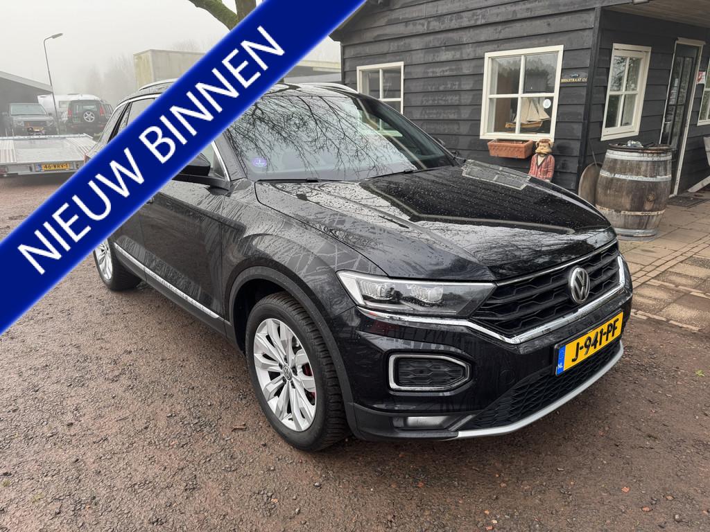 Volkswagen T-Roc 1.5 TSI Sport Business R 185PK|VIRTUAL.COCK, Voorwielaandrijving, Euro 6, 4 cilinders, 150 pk
