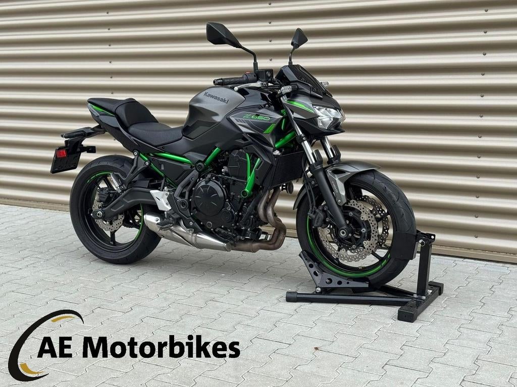 KAWASAKI Z650 (bj 2024), Motoren, 2 cilinders, 649 cc, Bedrijf, Onbekend