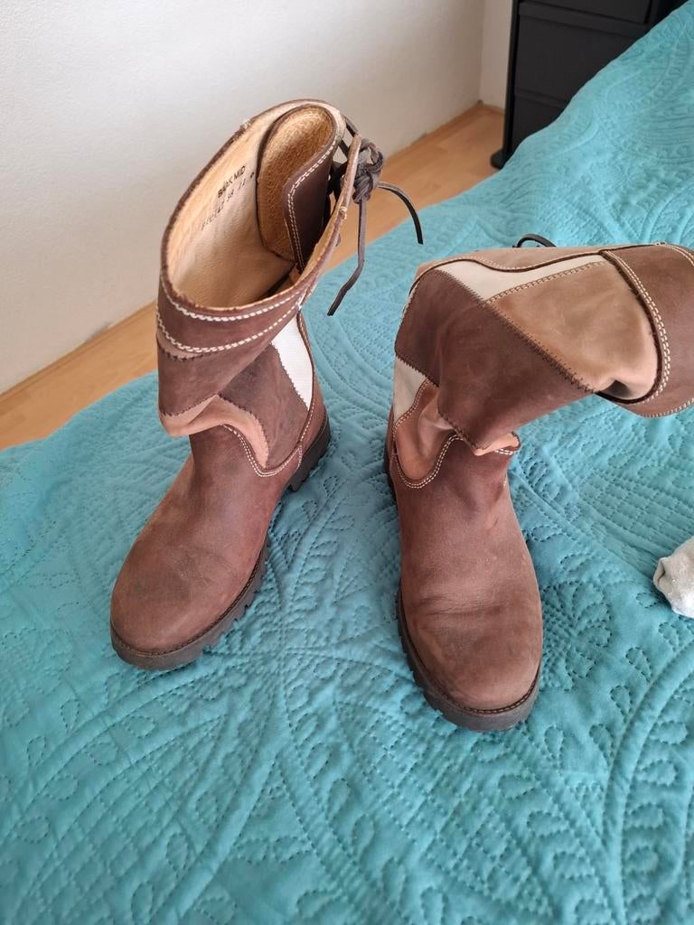 Bruine leren laarzen met vetersluiting, Bruin, Lage of Enkellaarzen, Ophalen of Verzenden, Onbekend