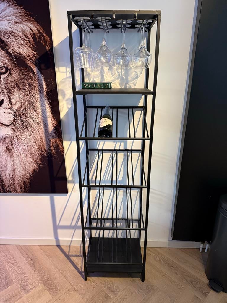 Zwart metalen wijnrek met glashouders, Ophalen, Gebruikt, 5 tot 15 flessen, Metaal
