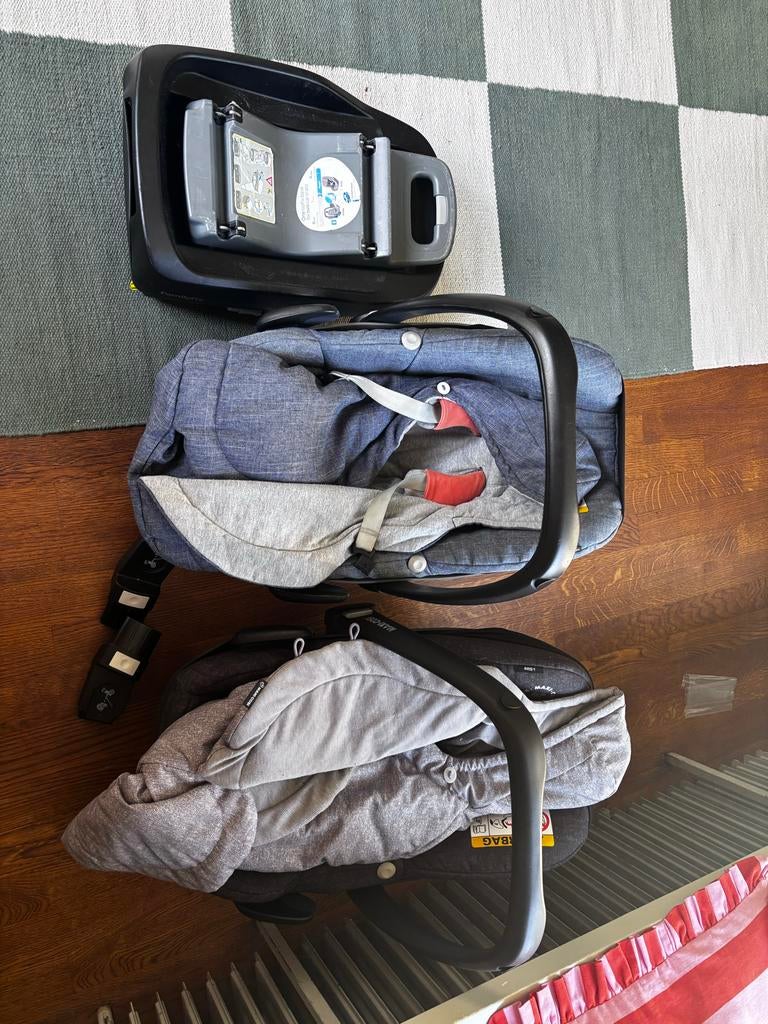 2 Maxi Cosi autostoeltjes met voetenzakken en isofix, Kinderen en Baby's, Autostoeltjes, Gebruikt, Ophalen of Verzenden, Isofix