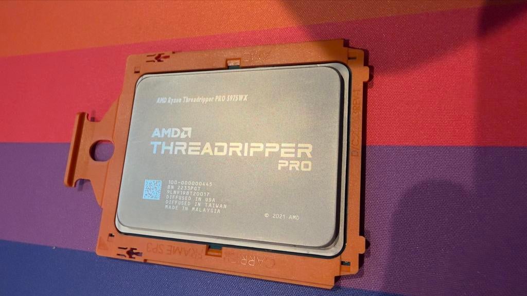AMD Ryzen Threadripper PRO 5975WX 32-core / 64-thread, Computers en Software, Processors, Zo goed als nieuw, 32-core, 4 Ghz of meer