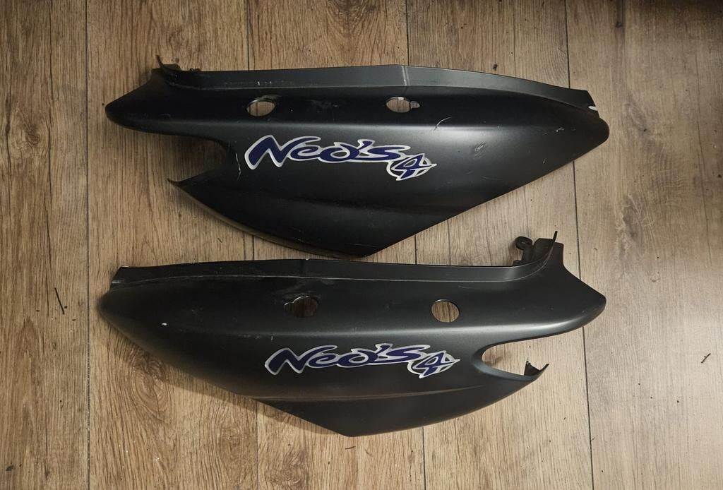 Achterkap Yamaha Neos na 2010
€20 ps, Fietsen en Brommers, Brommeronderdelen | Scooters, Ophalen of Verzenden, Gebruikt, Overige typen