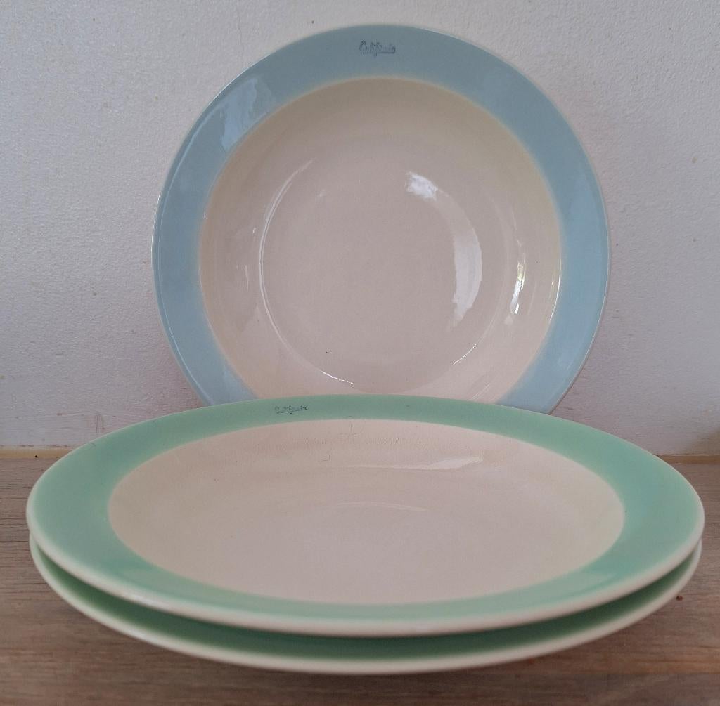 Regout , pastel, drie diepe borden, California, Ophalen of Verzenden