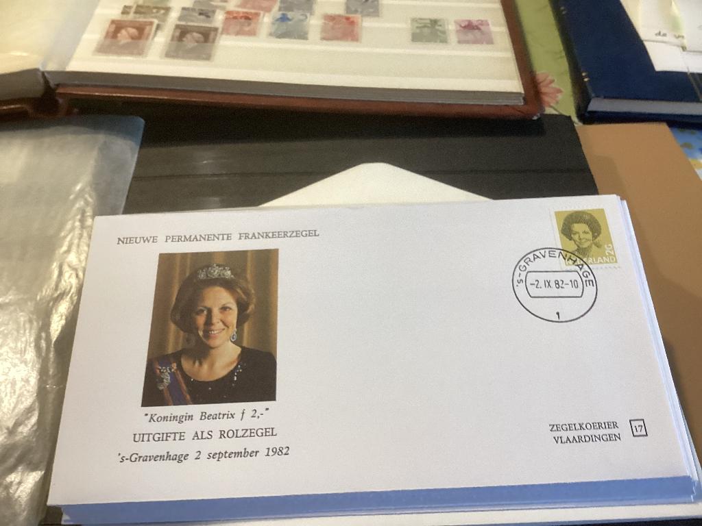 No1053 Beatrix no17 Zegelkoerier Heb van Nederland jaargang, Postzegels en Munten, Postzegels | Eerstedagenveloppen, Ophalen, Onbeschreven