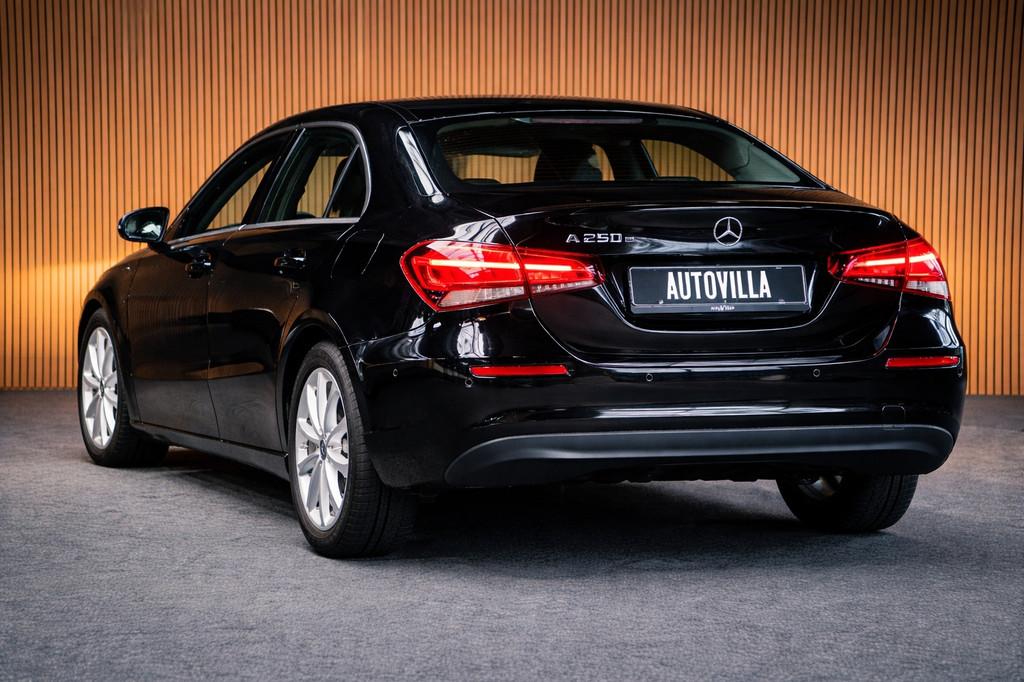 Mercedes-Benz A-Klasse 250 e Business Line Apple Carplay - S, Gebruikt, Zwart, 4 cilinders, Leder en Stof