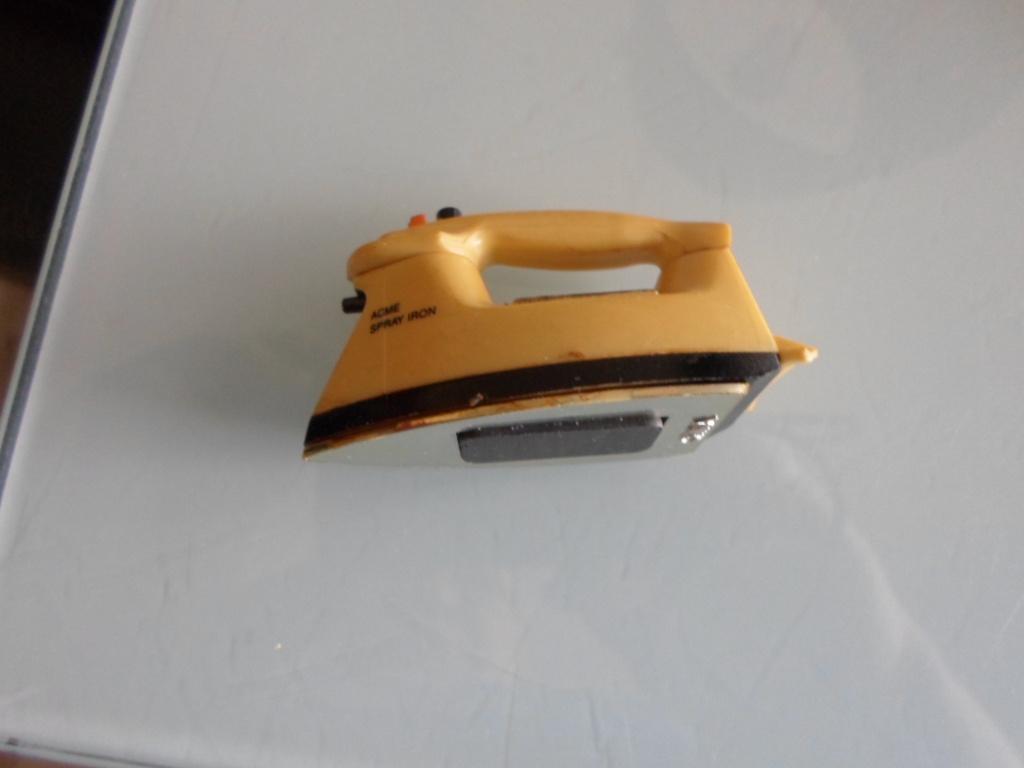 koelkastmagneet strijkijzer, Ophalen of Verzenden, Gebruikt