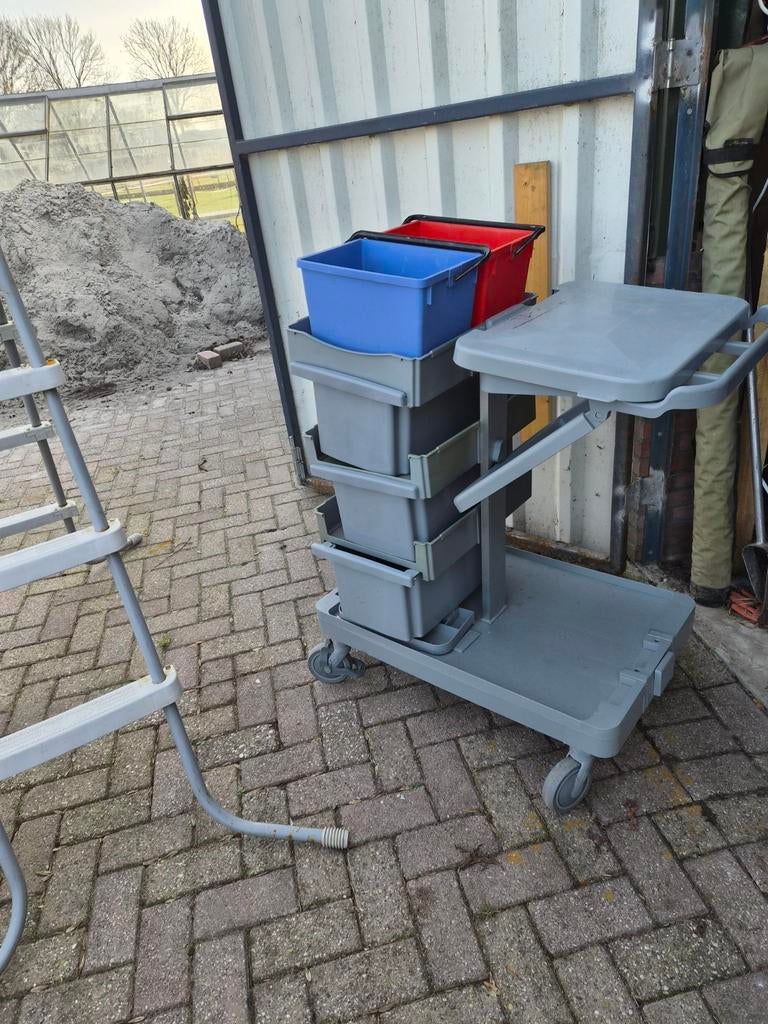 Schoonmaak kar met bakken, Huis en Inrichting, Ophalen of Verzenden