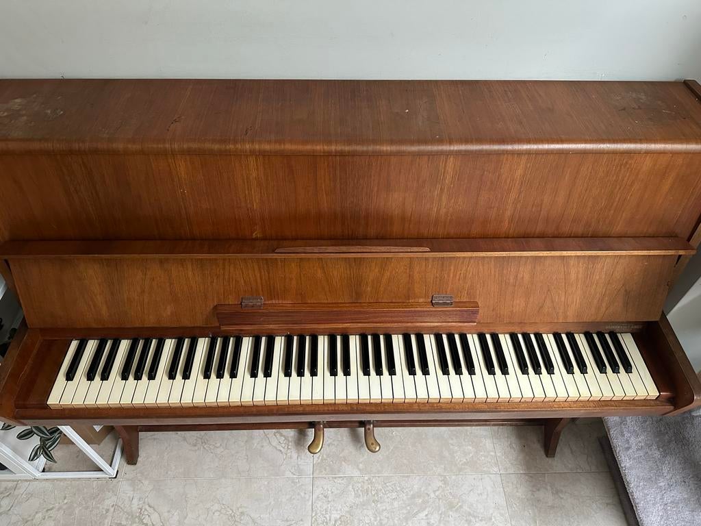 Petrof Piano - Klassiek Houten Model, Muziek en Instrumenten, Piano's, Ophalen, Gebruikt, Bruin, Piano