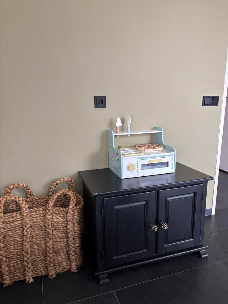 Leuk zwart houten kastje, Huis en Inrichting, Kasten | Overige, Ophalen, Gebruikt