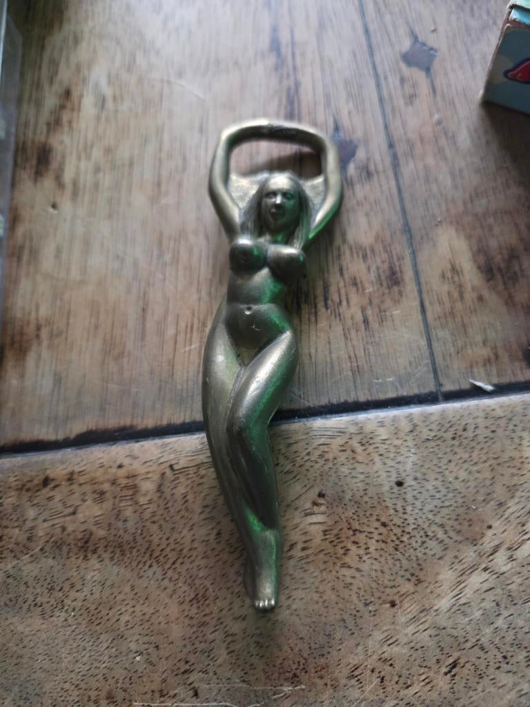 Bieropener in de vorm van een vrouw, Ophalen of Verzenden