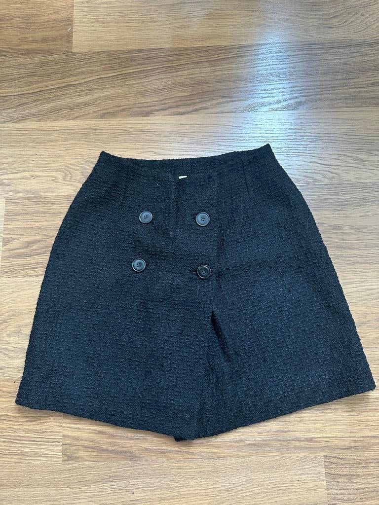 Zwarte tweed rok met knopen Maat 42, Kleding | Dames, Rokken, Zwart, Maat 42/44 (L), Ophalen of Verzenden, Gedragen