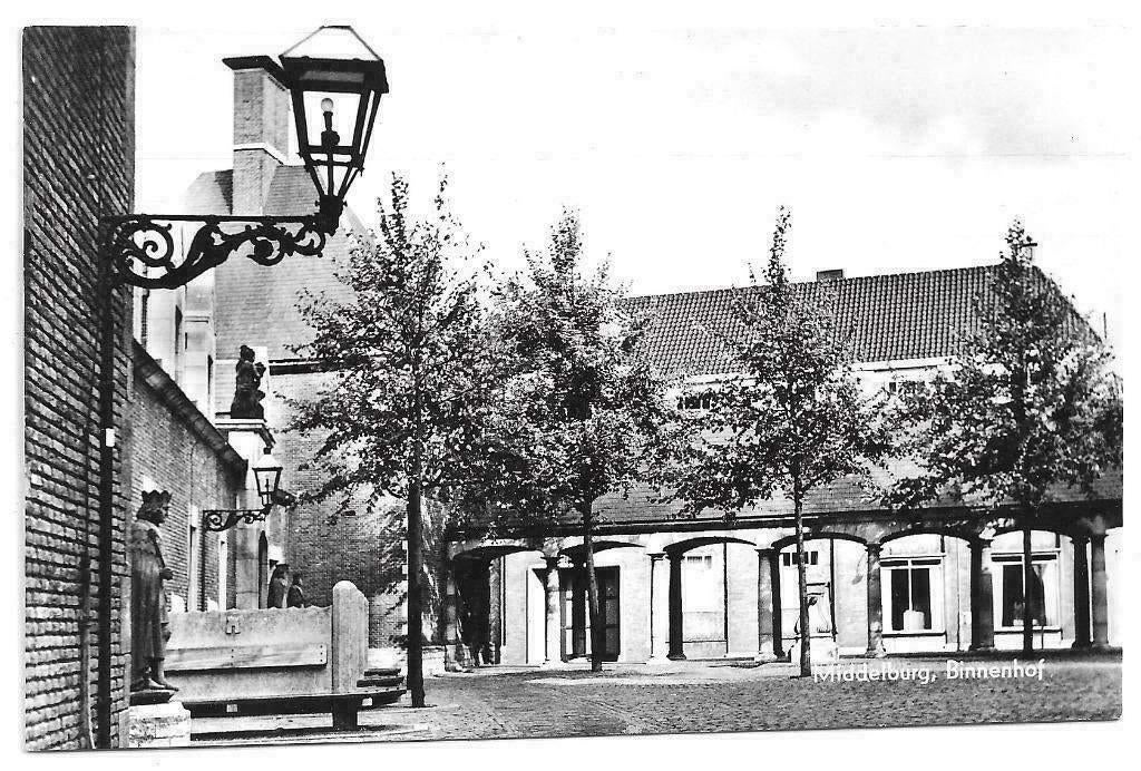 AK Middelburg - Binnenhof  Uitgave: Loek, Middelburg, Verzenden, 1960 tot 1980, Ongelopen, Zeeland