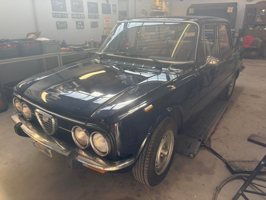 Alfa Romeo nuova super 1300, Auto's, Blauw, Bruin, Handgeschakeld, Particulier