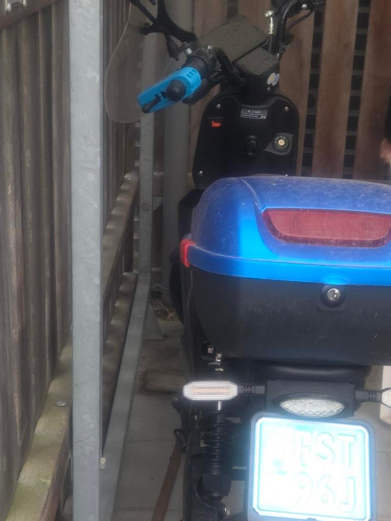 Wegen s aanschaf scootmobiel la Souris E-scooter, Fietsen en Brommers, Snorfietsen en Snorscooters, Ophalen of Verzenden