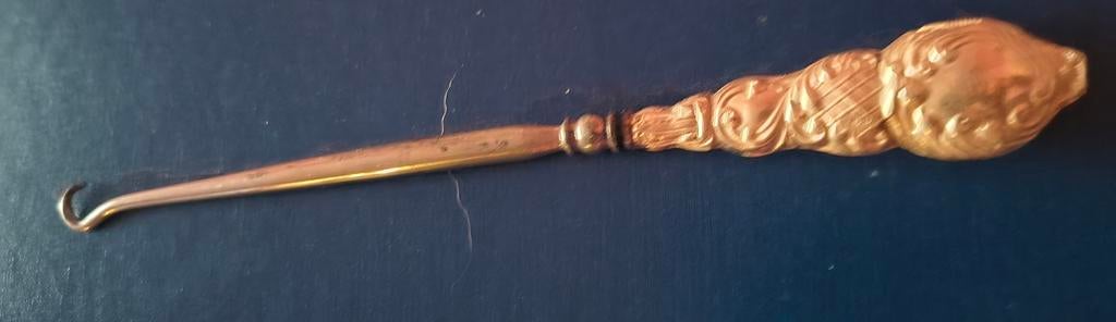 Antieke knopenhaak met sierlijk handvat, Antiek en Kunst, Ophalen of Verzenden