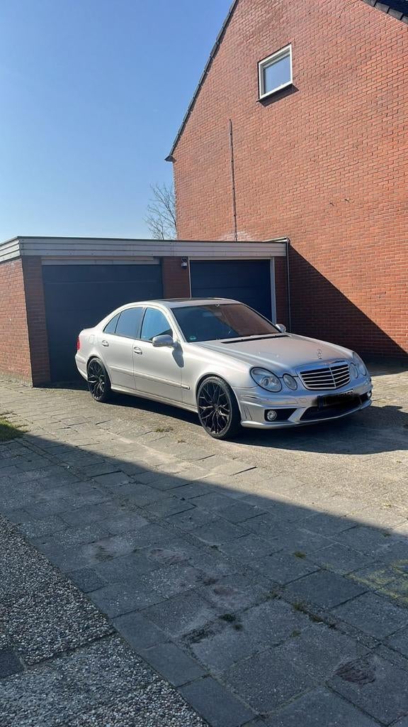 Mercedes-Benz E500 AMG Pakket – 5.0 V8 – 306 PK – AMG Stuur, Auto's, Te koop