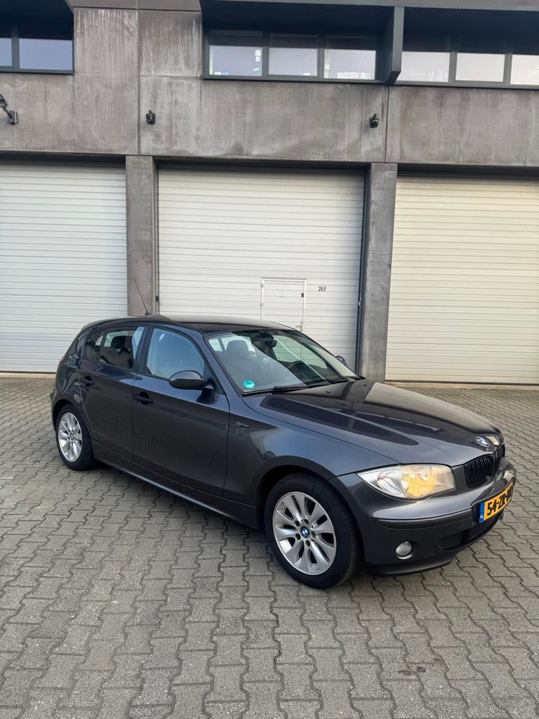 BMW 1-Serie 1.6 116I 2007 Grijs, Auto's, BMW, Particulier, 1-Serie, ABS, Airbags, Airconditioning, Centrale vergrendeling, Elektrische buitenspiegels