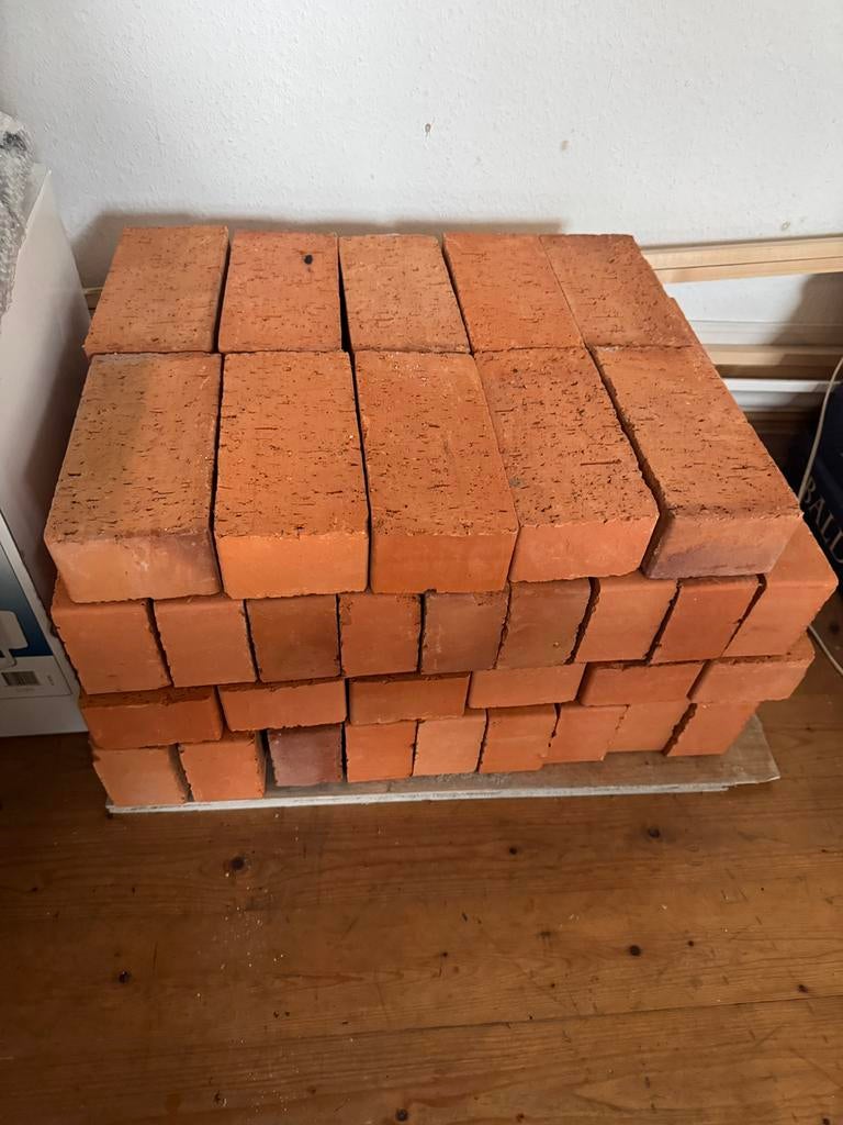 Partij rode bakstenen (115 stuks) – Ongebruikt!, Ophalen