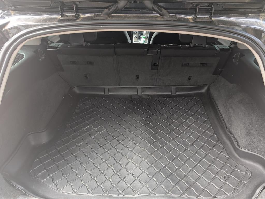 Rubberen kofferbakmat Volvo V60, Ophalen